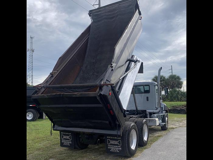 Used 2013 CATERPILLAR CT660