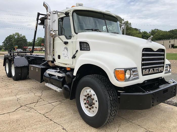 Used 2004 Mack CV713