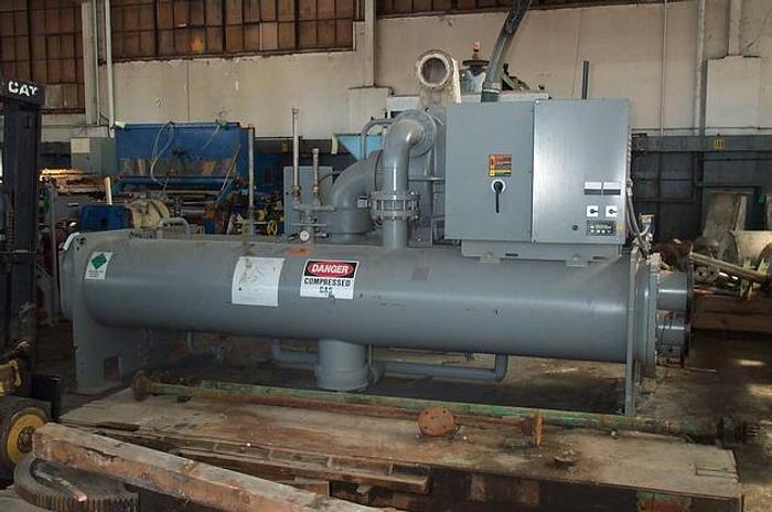 Used Carrier Corp. 19XL4043463CE Automatic Water Chiller, 900# Charge, 375 Psi, R-134A Refrigerant, Tank Model 10Xb44007601, S/N: 579124, Compressor Model 02Xb463Ce, Oil Heater 1200 Watt, 400 Ton, 40-45 F #17780