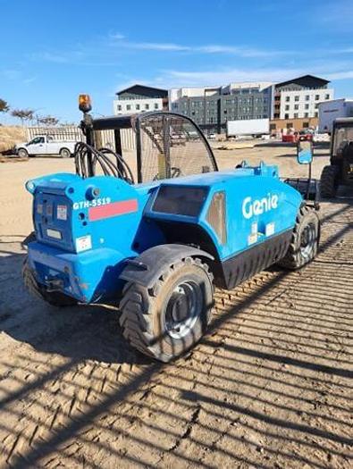 Used 2015 Genie GTH5519