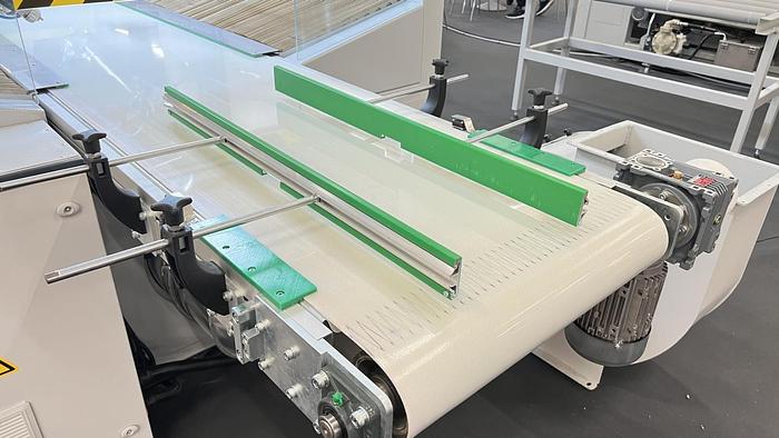 Leisten- und Profilspritzautomat Kama KR BM 600