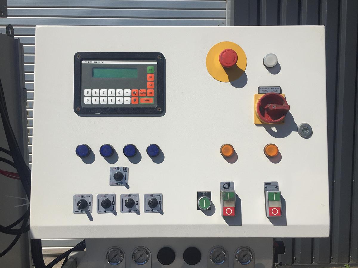 Used Leistenspritzautomat Makor CSP 4