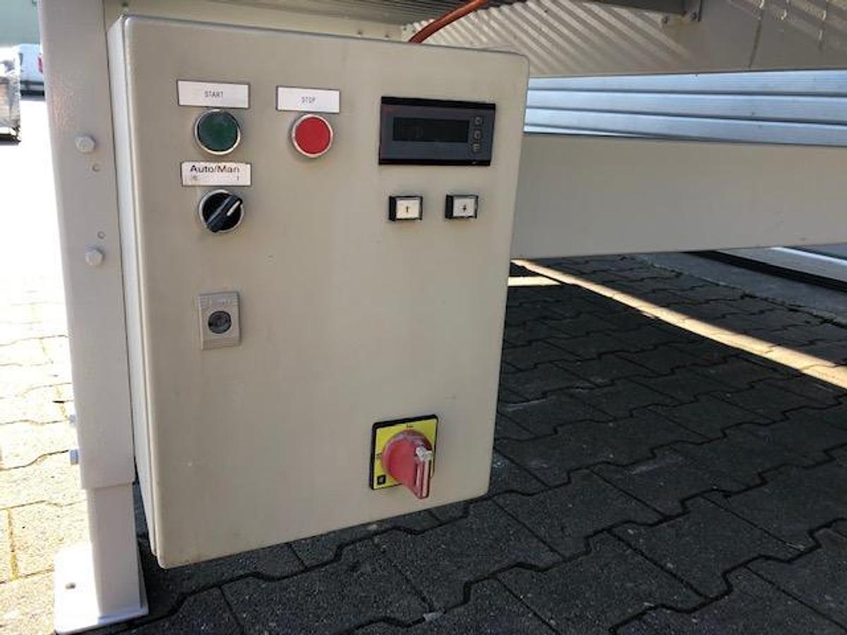 Used Venjakob roller conveyor, length 2,900 mm, FU