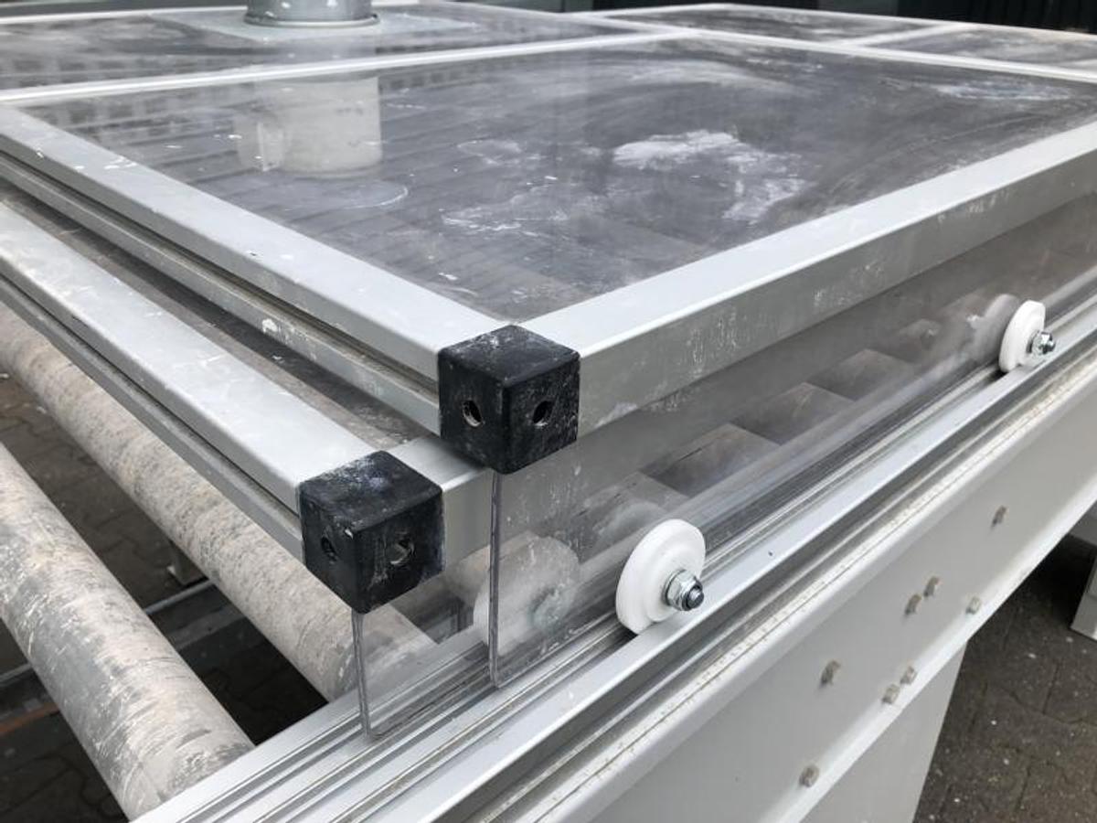 Used Roller conveyor with Venjakob hood, length 3100 mm