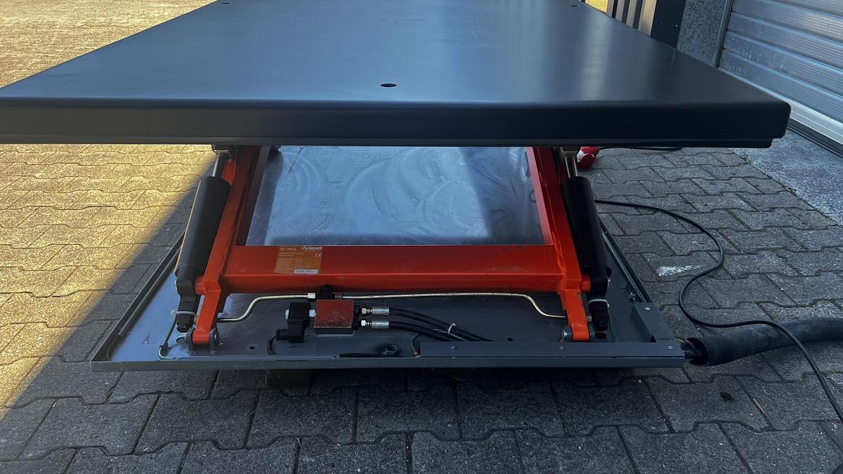Used Scissor lift table, Unikaft SHT1001G
