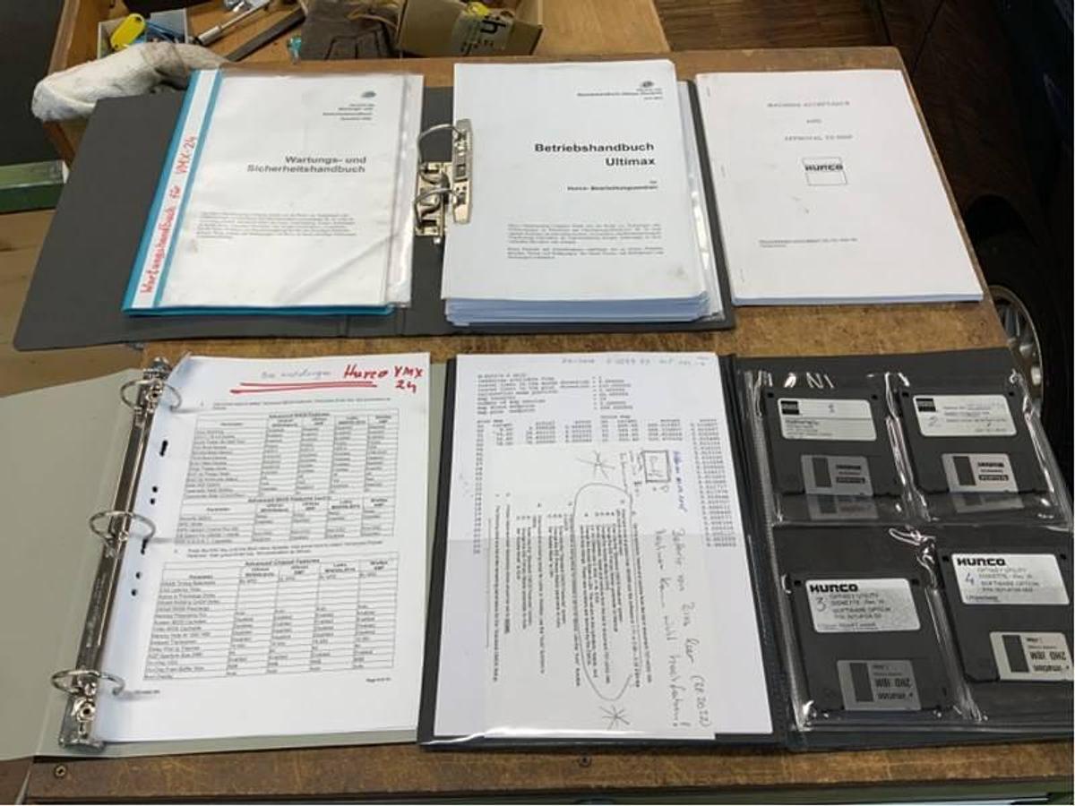 Used CNC machining center Hurco type VMX24