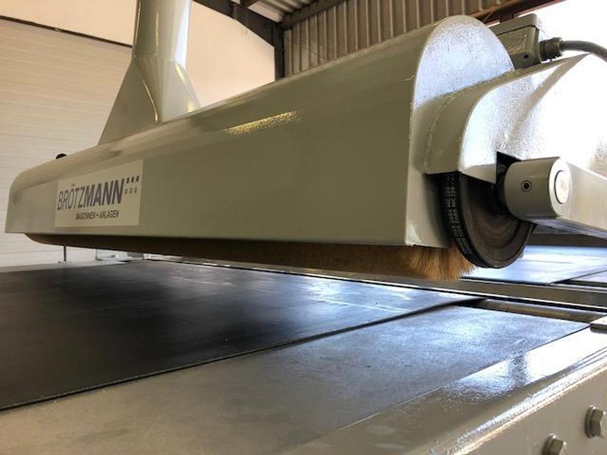 Used Dust brush for mounting on a transport