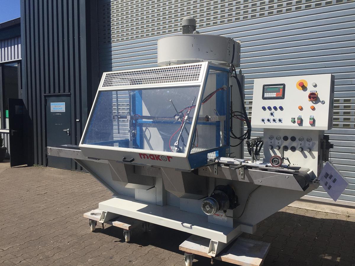 Used Leistenspritzautomat Makor CSP 4