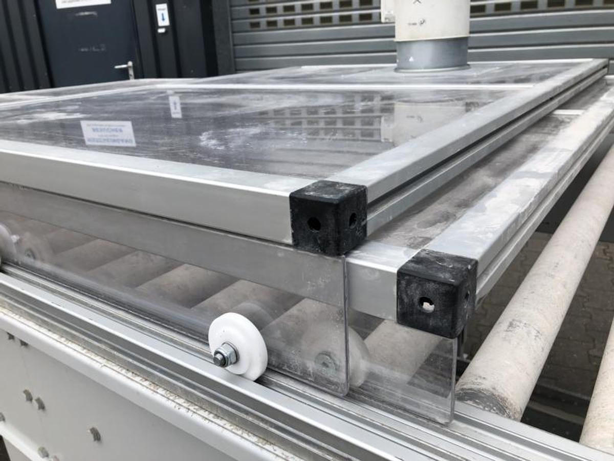 Used Roller conveyor with Venjakob hood, length 3100 mm