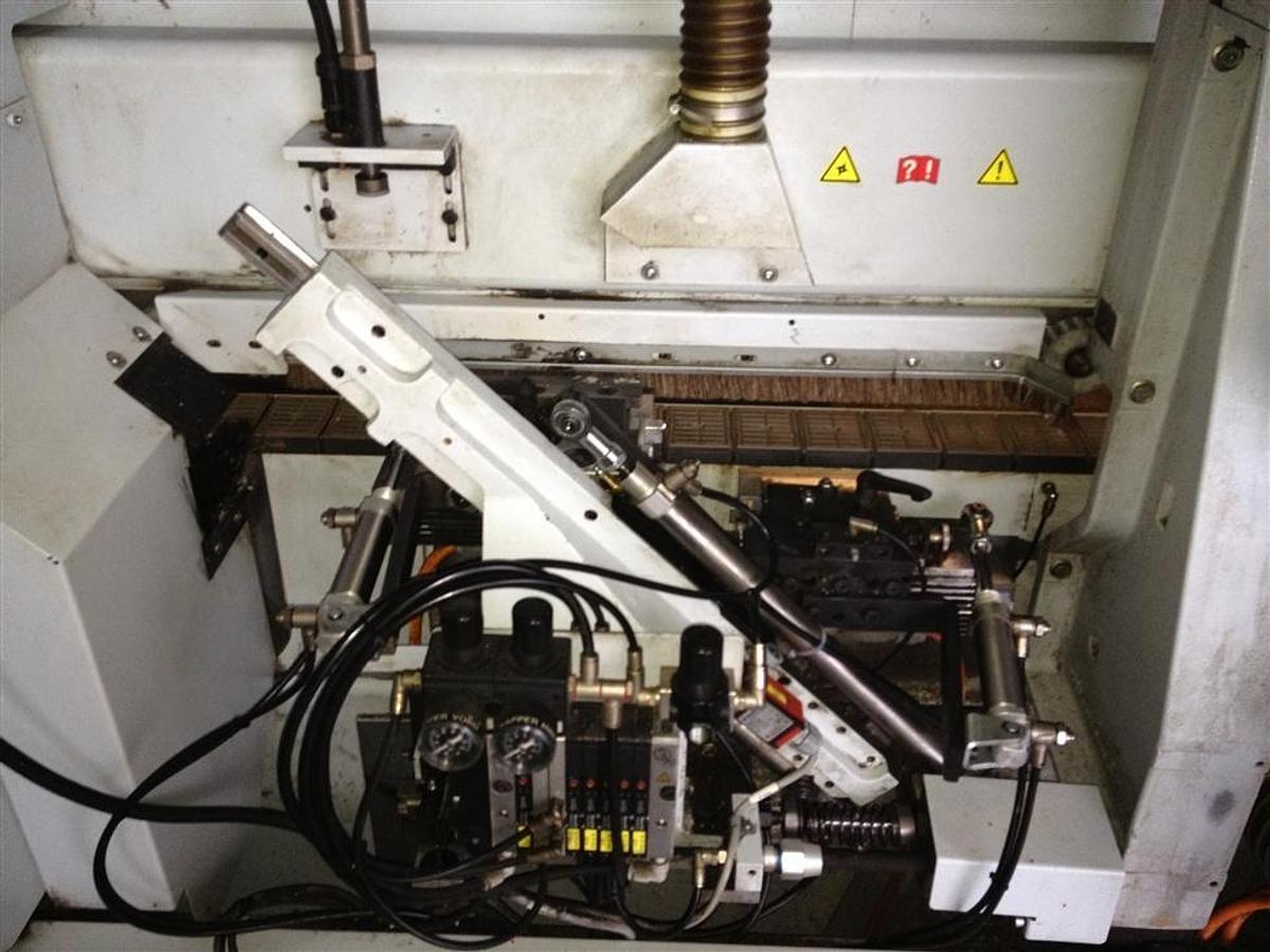 Used Brandt KDF 770 PU edge banding machine, year 2007
