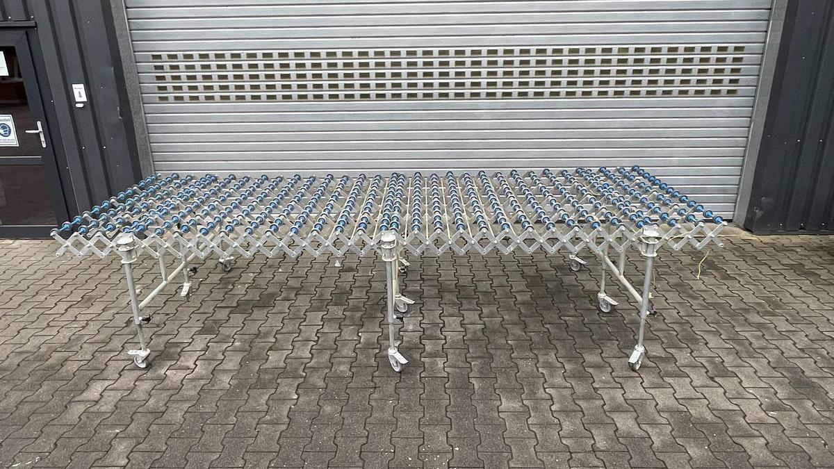 Scissor roller conveyor length 3800 mm, width 1350 mm