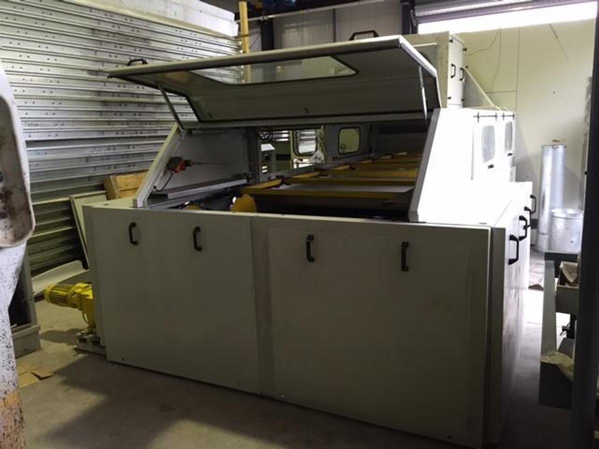 Used Venjakob HGS/-Duo/C painting system, pallet conveyor