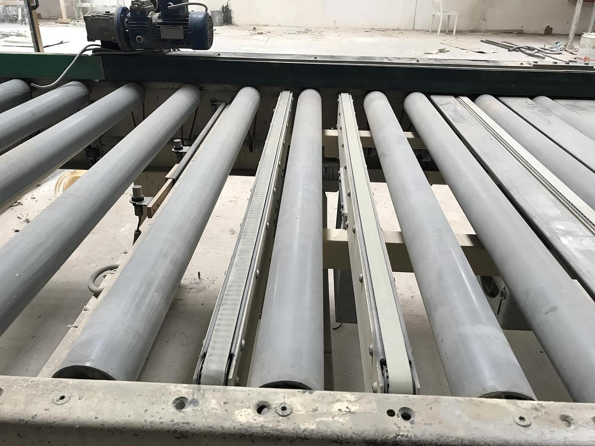 Used Venjakob roller conveyor, length 4,110 mm