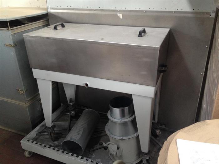 Used Valymo ir plovimo kubilas su dangčiu, mobilus