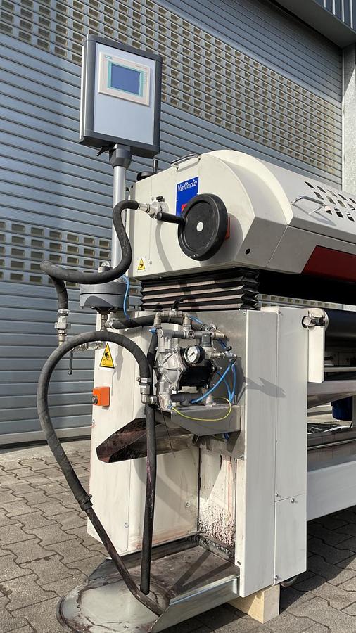 Used Superfici roller coating machine type SUPERNOVA, BEIZE