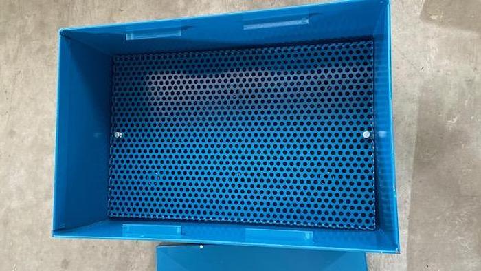 Used Cleaning and washing tub with lid