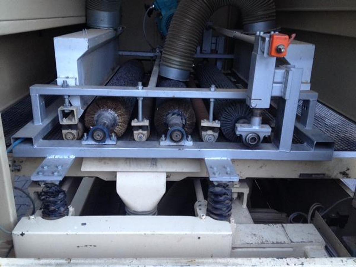 Used Heesemann FGA structuring machine with 2+1 brushes