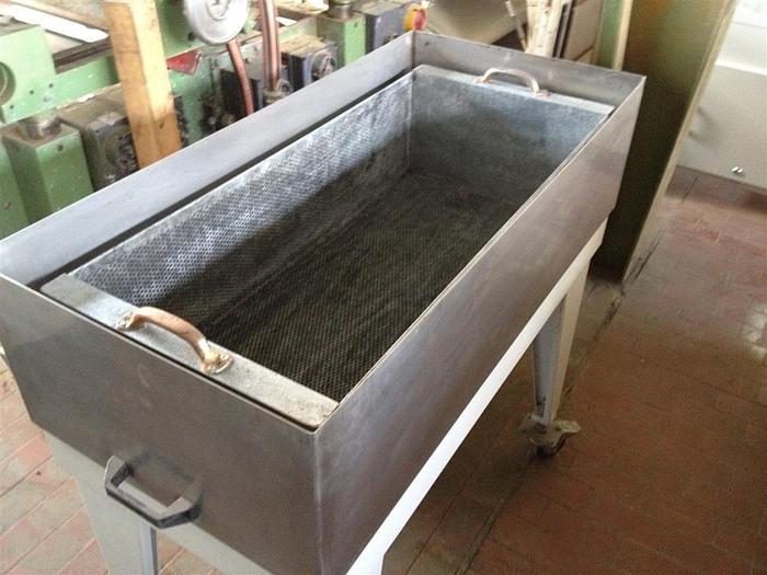 Used Valymo ir plovimo kubilas su dangčiu, mobilus