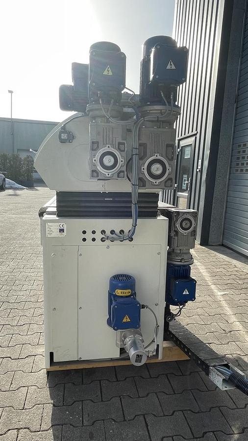 Used Superfici roller coating machine type SUPERNOVA, BEIZE