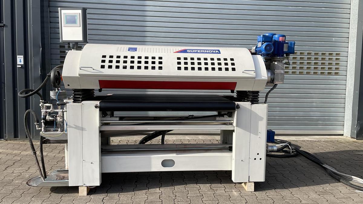 Used Superfici roller coating machine type SUPERNOVA, BEIZE