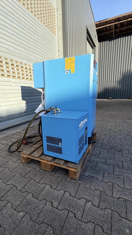 Used Screw compressor Boge C9 with air dryer