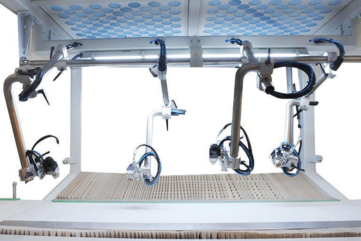 Kama KR BM 600- 2 automatic strip and profile spraying machine