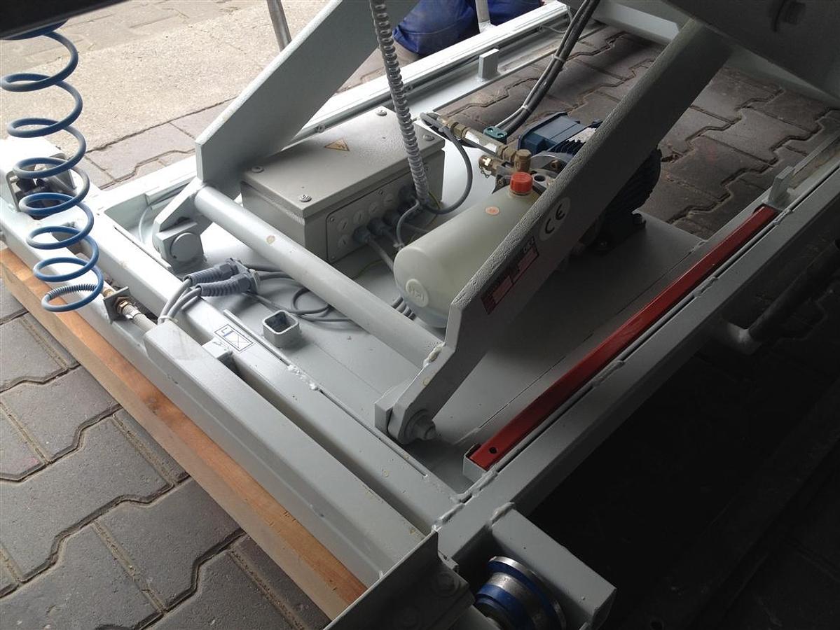 Gebraucht Hebebühne mit Rollenbahn, AB 750 mm, mit Bremse-1