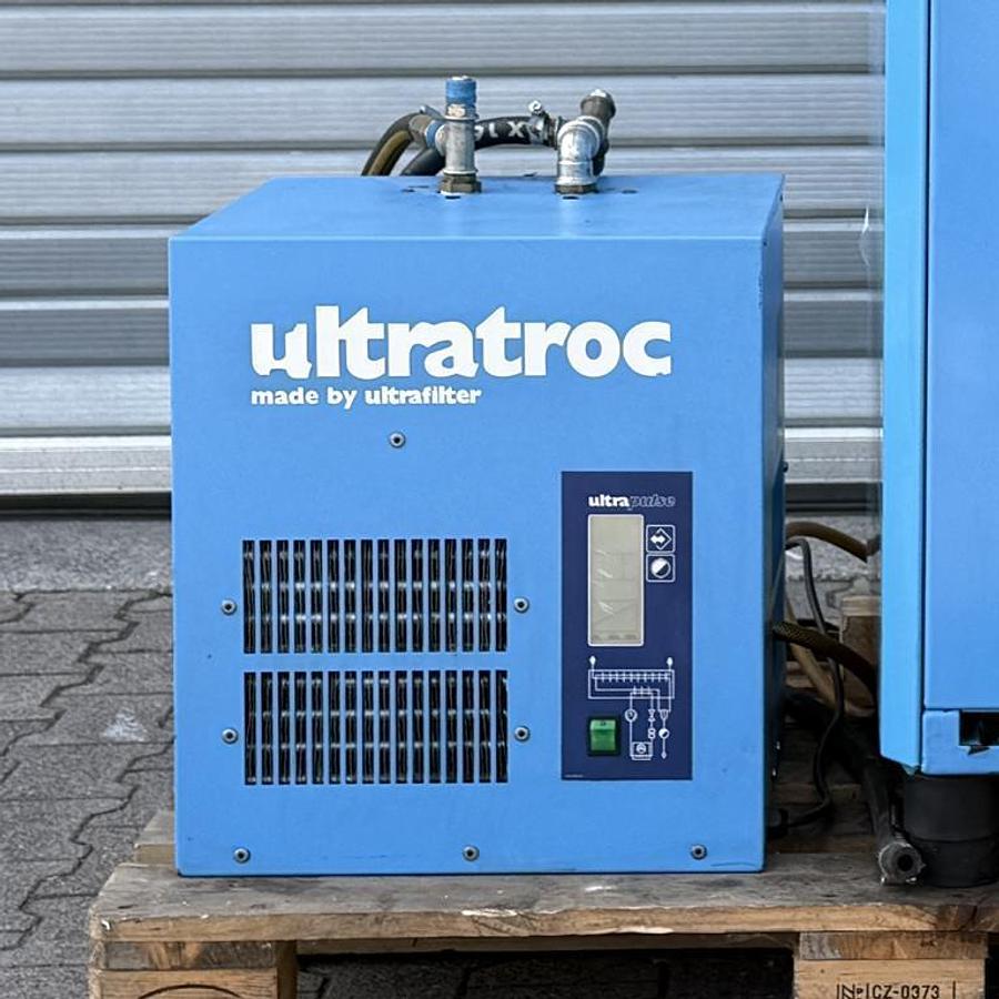 Used Screw compressor Boge C9 with air dryer