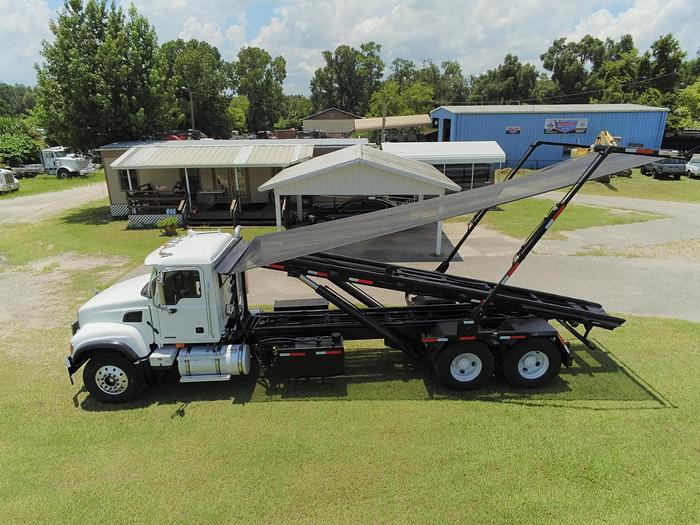 Used 2007 MACK CV713