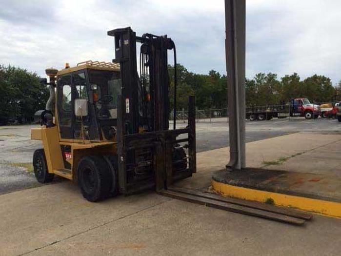 Used Forklift Truck, Caterpillar, DP70E (Used)