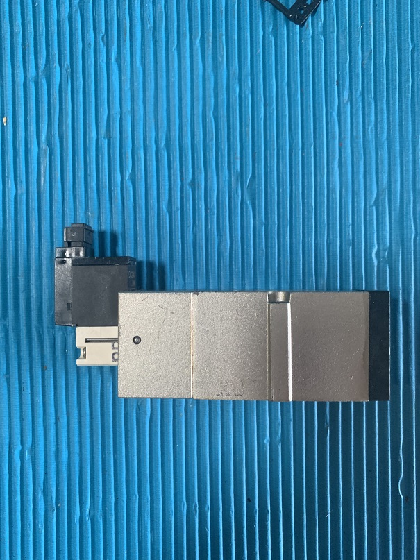 Used SMC Solenoid Valve AXT309-5M-X4