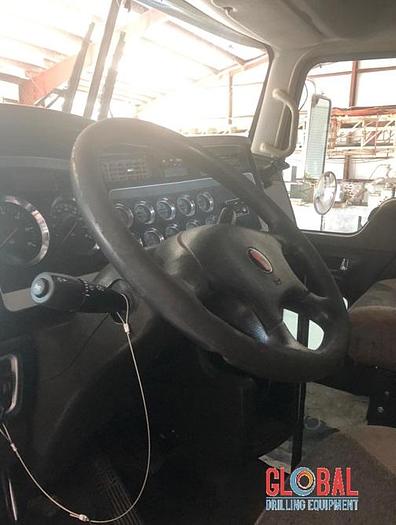 Used Item 0956 : 2009 Kenworth T800 Tri/A Winch Tractor