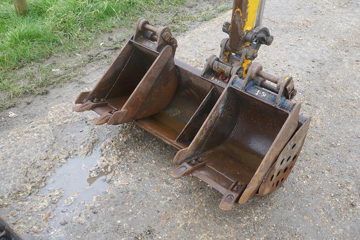 Used 2016 JCB 8018 CTS