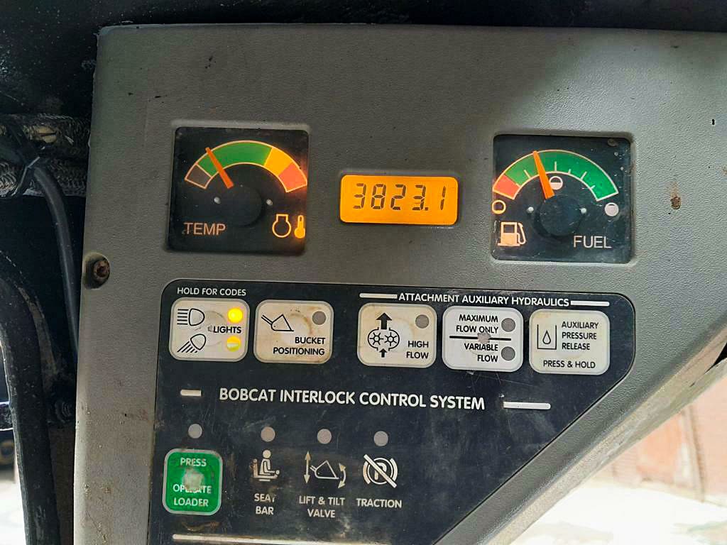 Used Bobcat 763 - 2002