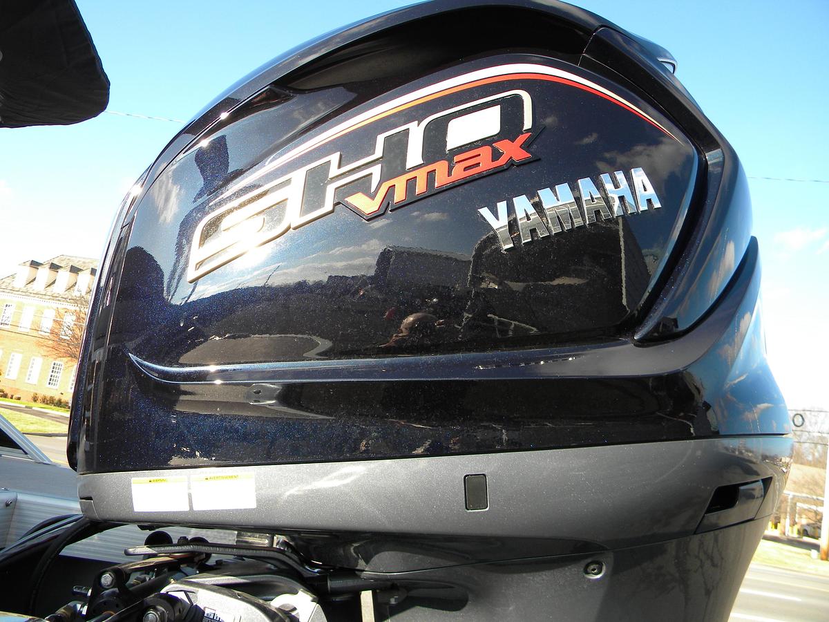 Used 2023 Bennington 23LTSB BOW RIDER