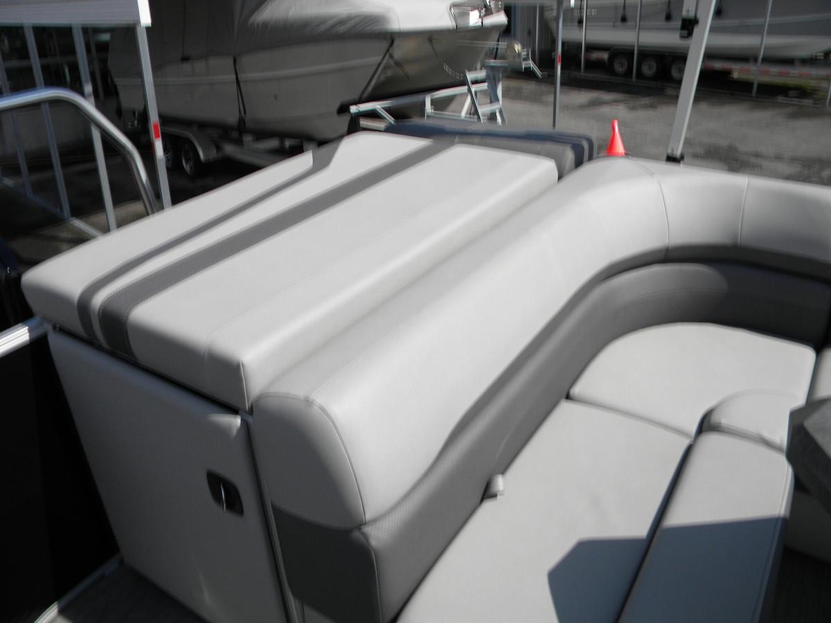 Used 2023 Bennington 21SXL