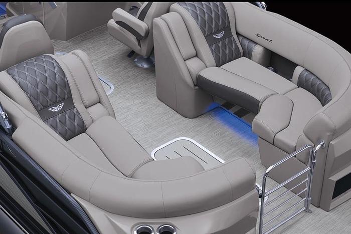 2025 Bennington R Bowrider Line