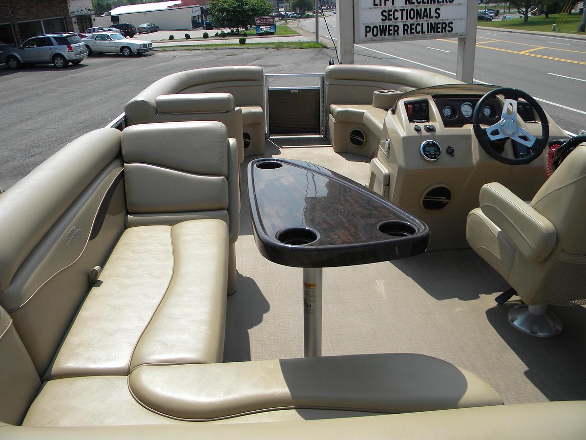 Used 2017 BENNINGTON 21SXL