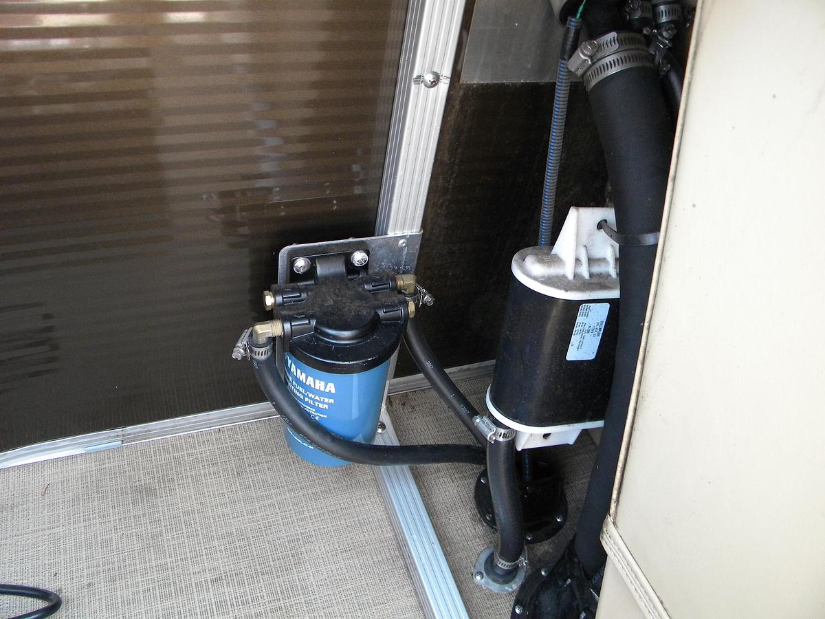 Used 2017 BENNINGTON 21SXL