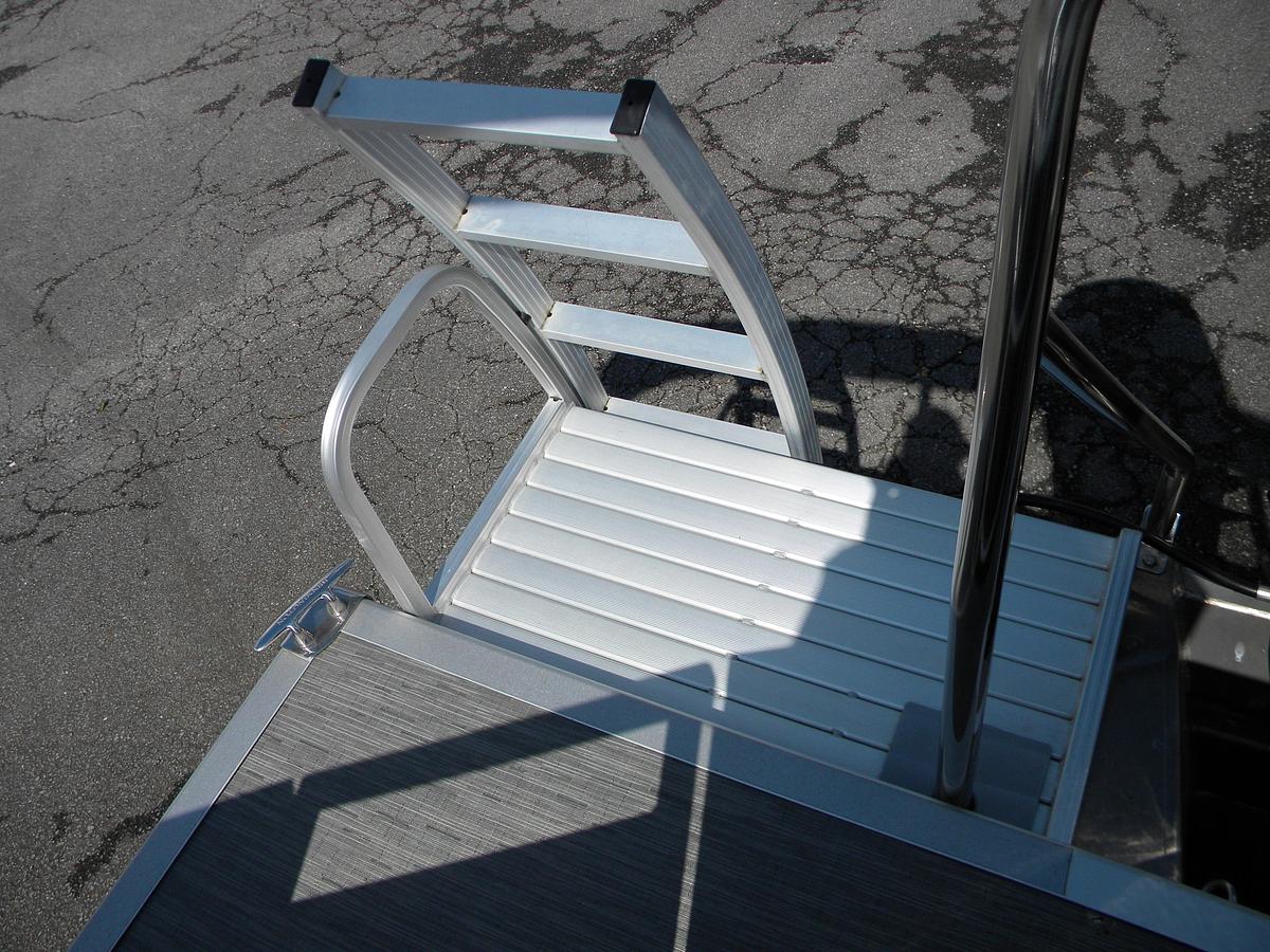 Used 2023 Bennington 21SXL