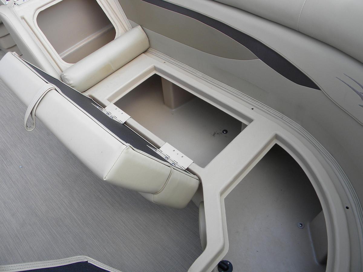 Used 2017 BENNINGTON 21SXL