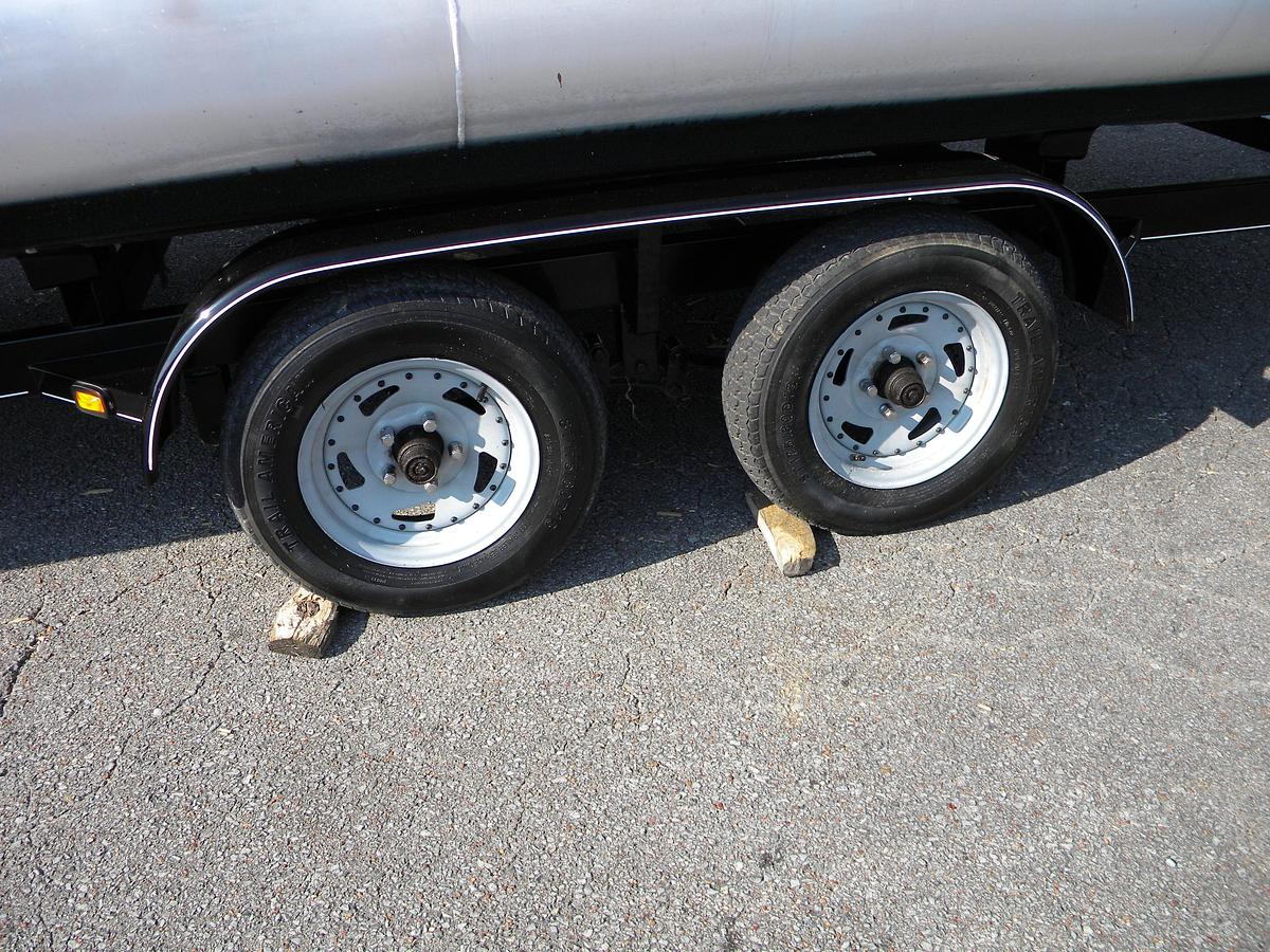 Used USED 2013 BENNINGTON 24SFX