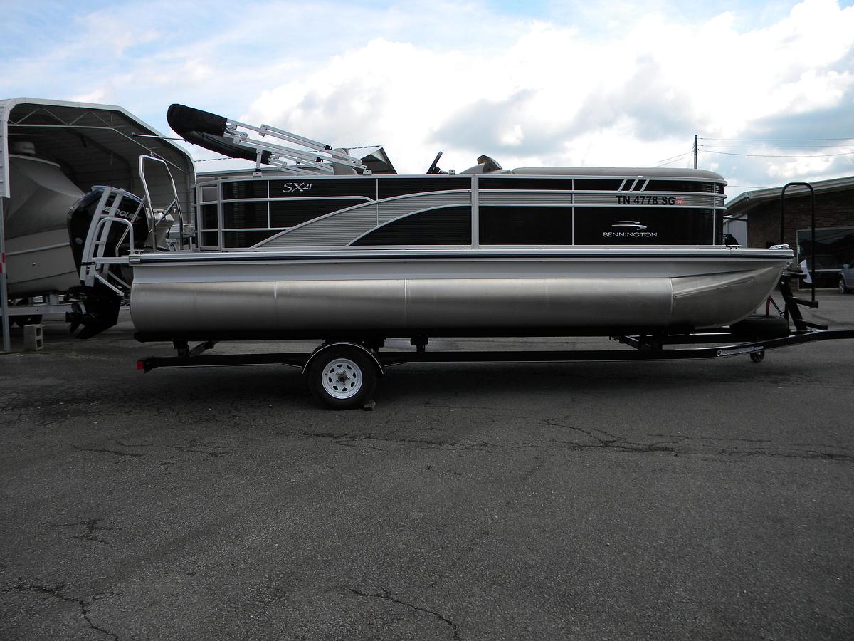 Used 2023 Bennington 21SXL