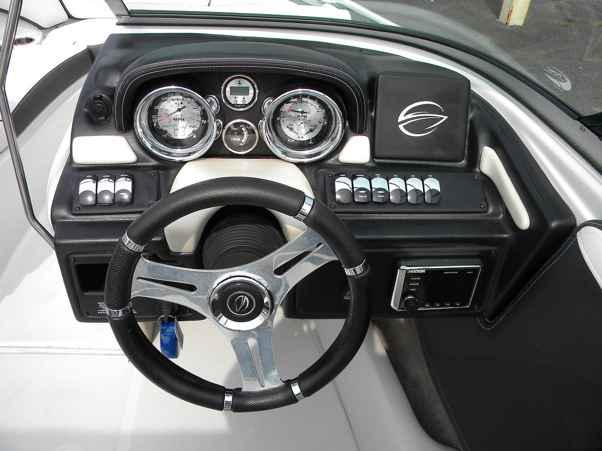 Used 2019 CROWNLINE 215 SS