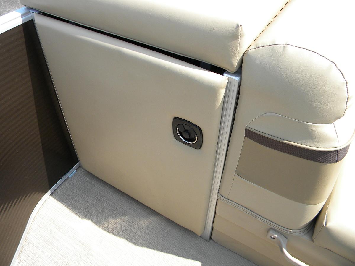 Used 2017 BENNINGTON 21SXL