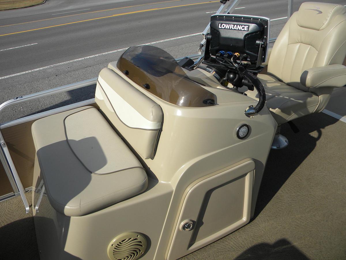 Used USED 2013 BENNINGTON 24SFX