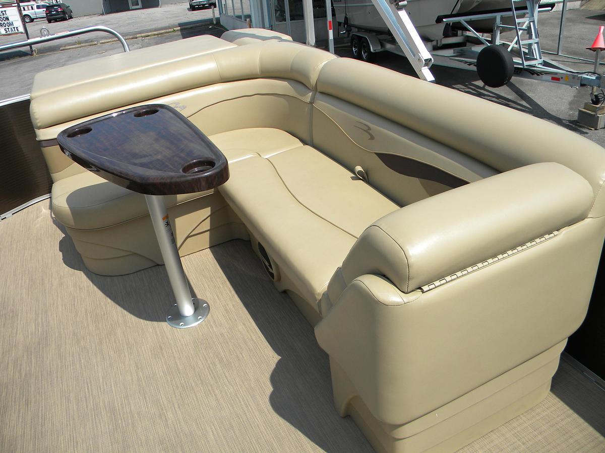 Used 2017 BENNINGTON 21SXL