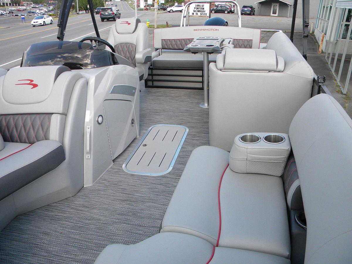 Used 2022 Bennington 22LXSB