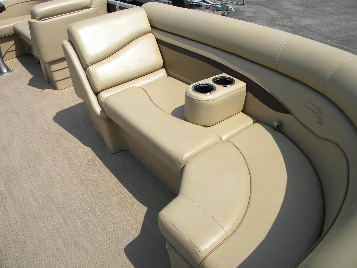 Used 2017 BENNINGTON 21SXL