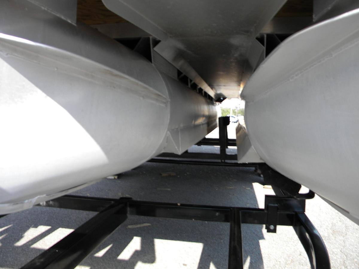 Used USED 2013 BENNINGTON 24SFX